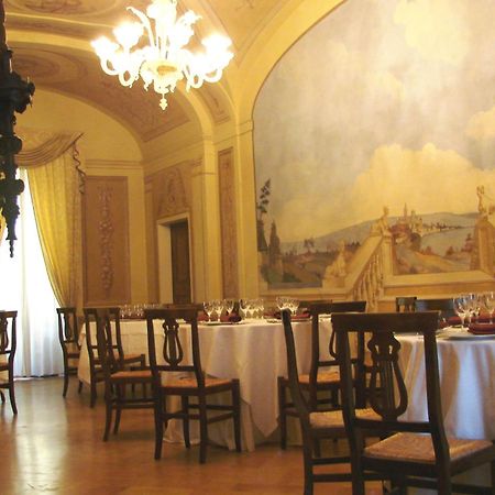 Hotel Palazzo Brunamonti Bevagna Bagian luar foto