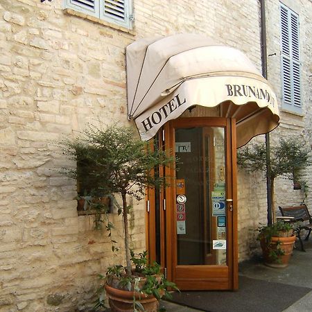 Hotel Palazzo Brunamonti Bevagna Bagian luar foto