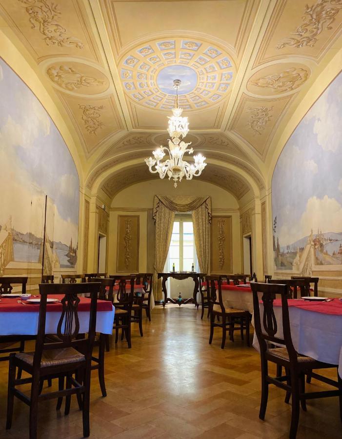 Hotel Palazzo Brunamonti Bevagna Bagian luar foto