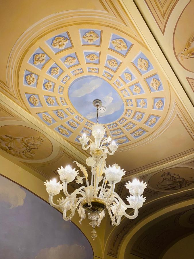 Hotel Palazzo Brunamonti Bevagna Bagian luar foto
