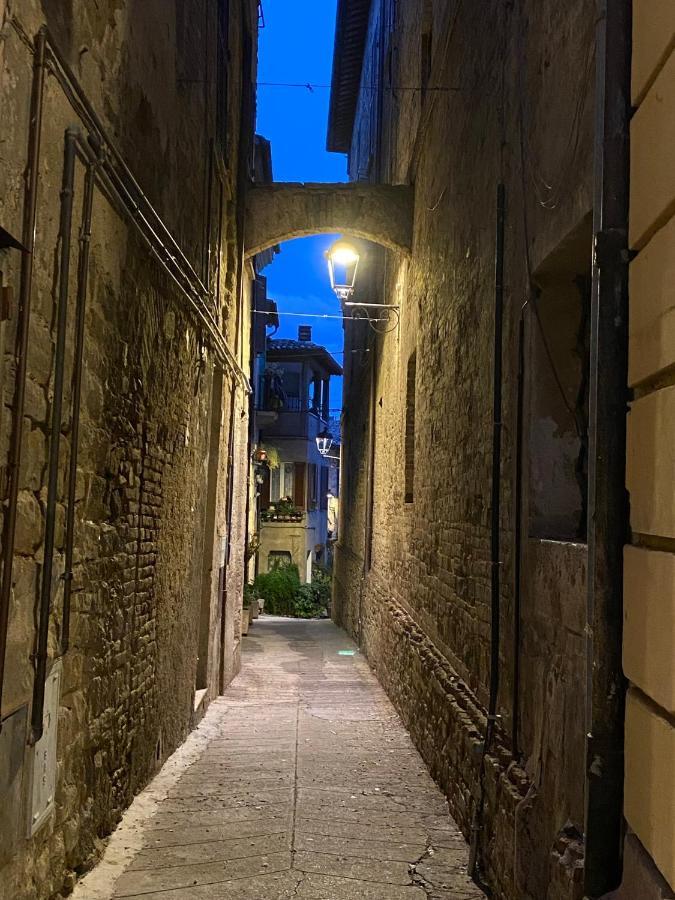 Hotel Palazzo Brunamonti Bevagna Bagian luar foto