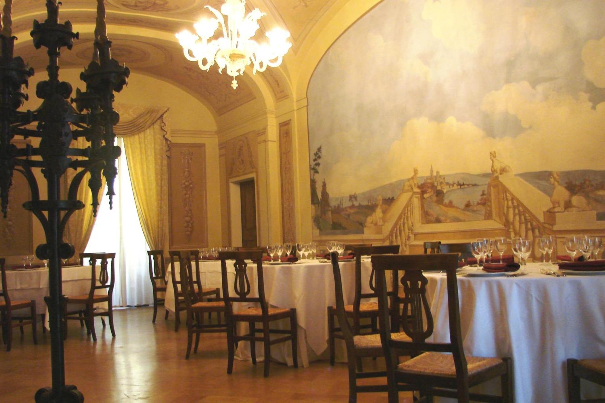 Hotel Palazzo Brunamonti Bevagna Bagian luar foto