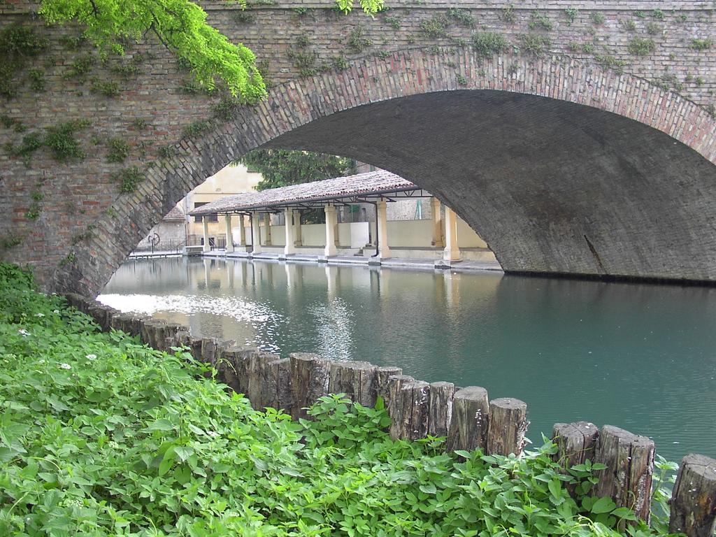 Hotel Palazzo Brunamonti Bevagna Bagian luar foto