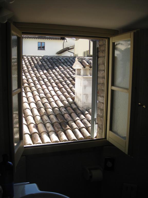 Hotel Palazzo Brunamonti Bevagna Bagian luar foto