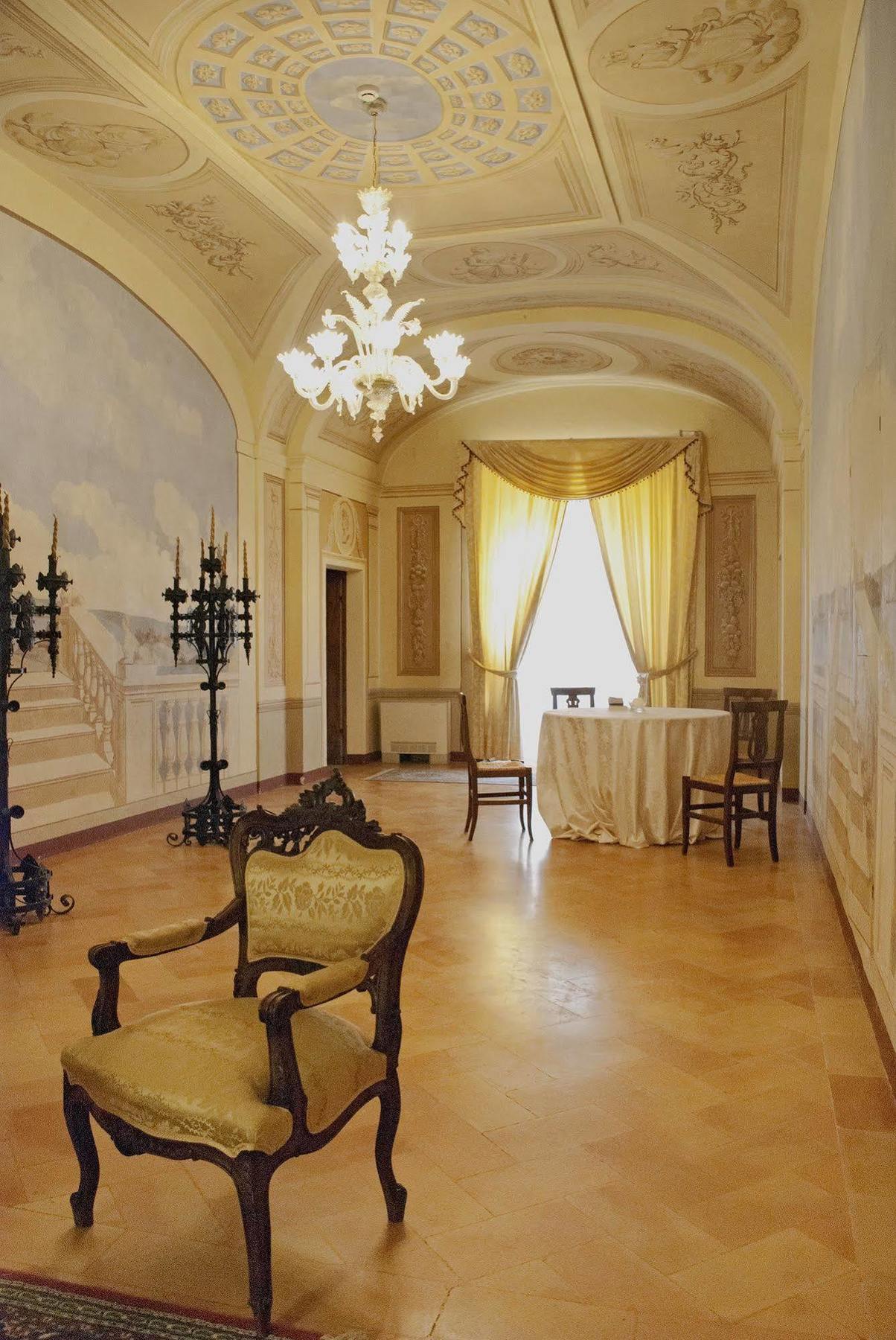 Hotel Palazzo Brunamonti Bevagna Bagian luar foto